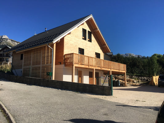 Faut-il un permis pour construire un carport chez soi ?