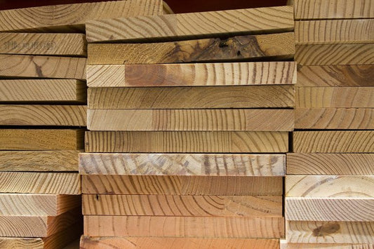 Comment bien choisir l’essence de bois pour votre construction ?