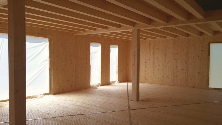 Construction panneaux bois massif CLT